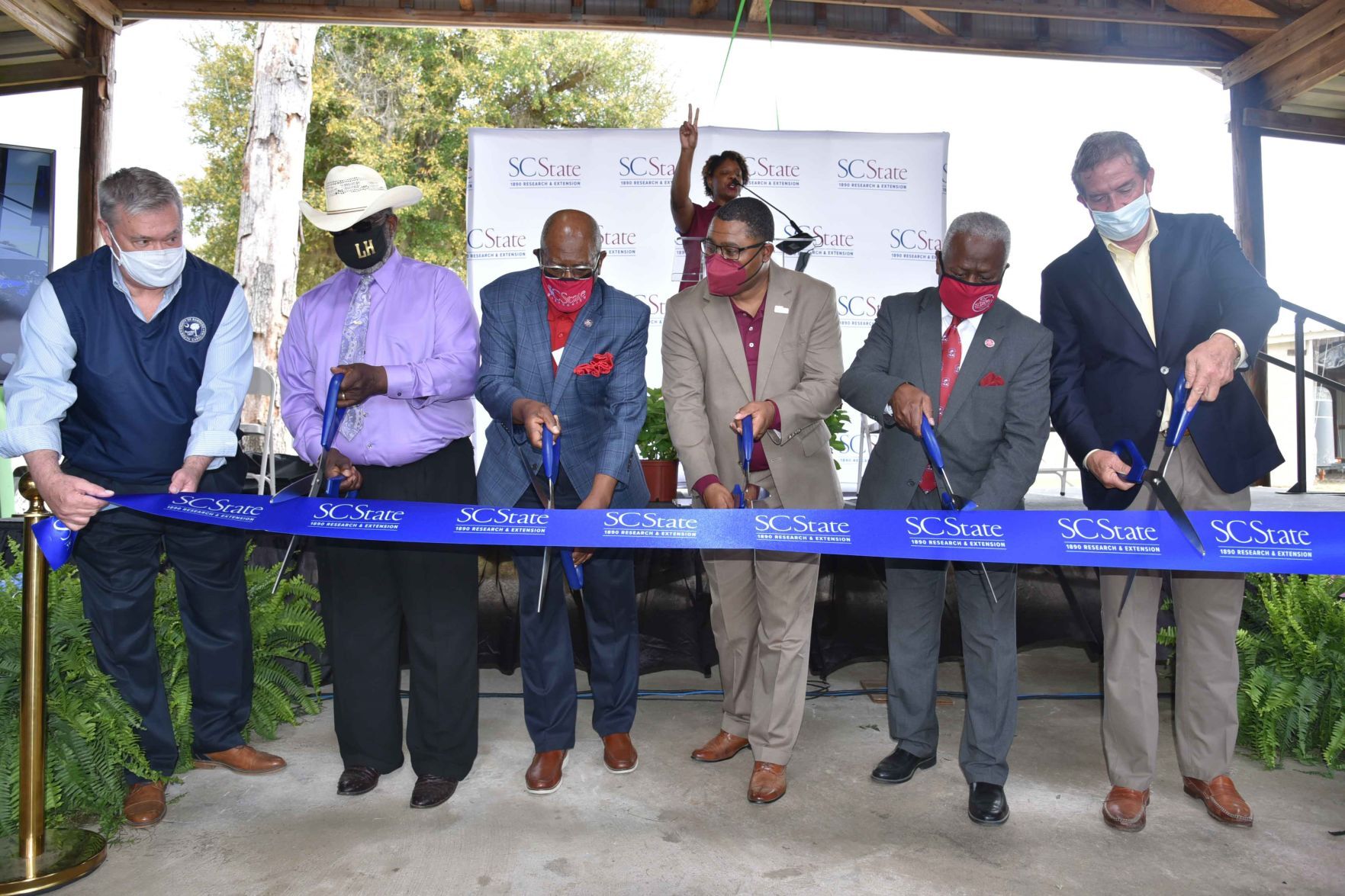 032721 scsu ribbon cutting.jpg